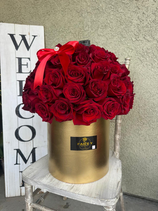 𝟐𝟓 𝐑𝐨𝐬𝐞𝐬 𝐁𝐨𝐱 𝐒𝐩𝐞𝐜𝐢𝐚𝐥